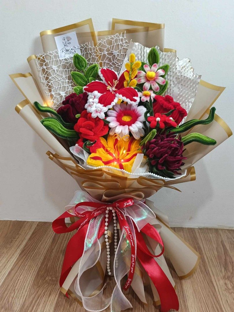 Fuzzywire Bouquet - Tangled Inspired (Category: Flowers & Bouquets) located in Muntinlupa City. Submitted by roviescraftandshop (Listing ID 1427417756, Image 2). Description: Fuzzywire Bouquet -Tangled Inspired Inclusions: Fairy lights & Celebration Topper/Card.