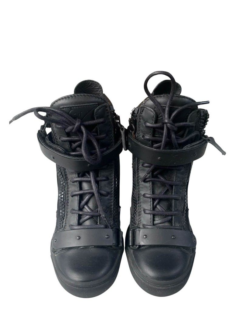 Giuseppe Zanotti wedge sneakers black (Category: Sneakers) located in Calamba. Submitted by natikalachuchi (Listing ID 1427396099, Image 2). Description: .