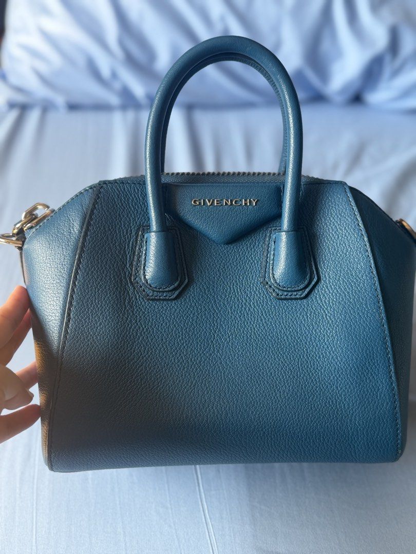 Givenchy Mini Antigona (Category: Luxury Bags & Wallets) located in Manila. Submitted by muffintopsi (Listing ID 1427318257, Image 2). Description: Used. With Long strap. Generic dust bag. Very sulit for the price. Can do meet ups in Paranaque- Las Pinas- NAIA area SF c/o buyer.