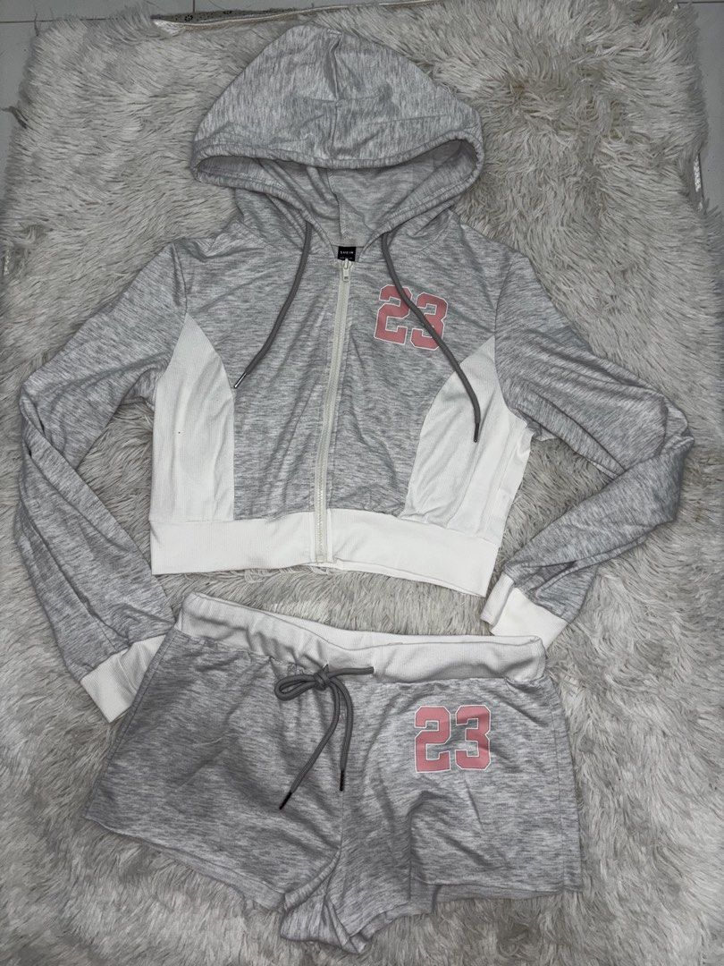 Grey Hoodie and Shorts Set (Category: Sets or Coordinates) located in Quezon City. Submitted by ayebiii___ (Listing ID 1427455262, Image 1). Description: Large on tag Bnew.