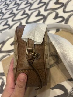 (Category: ) located in . Submitted by Jill_preloved (Listing ID 1427379422, Image 1). Description: .