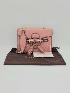 (Category: ) located in . Submitted by jlee_closet (Listing ID 1427338944, Image 1). Description: .