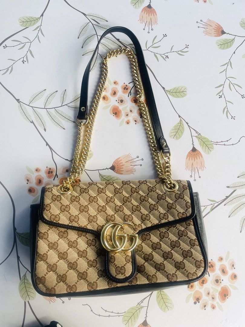 Gucci GG Marmont Shoulder Bag (Category: Luxury Bags & Wallets) located in Mambajao. Submitted by keysse1432 (Listing ID 1427412654, Image 1). Description: Ukay source No major issue please do self authenticity🥰❤️ No major issue .