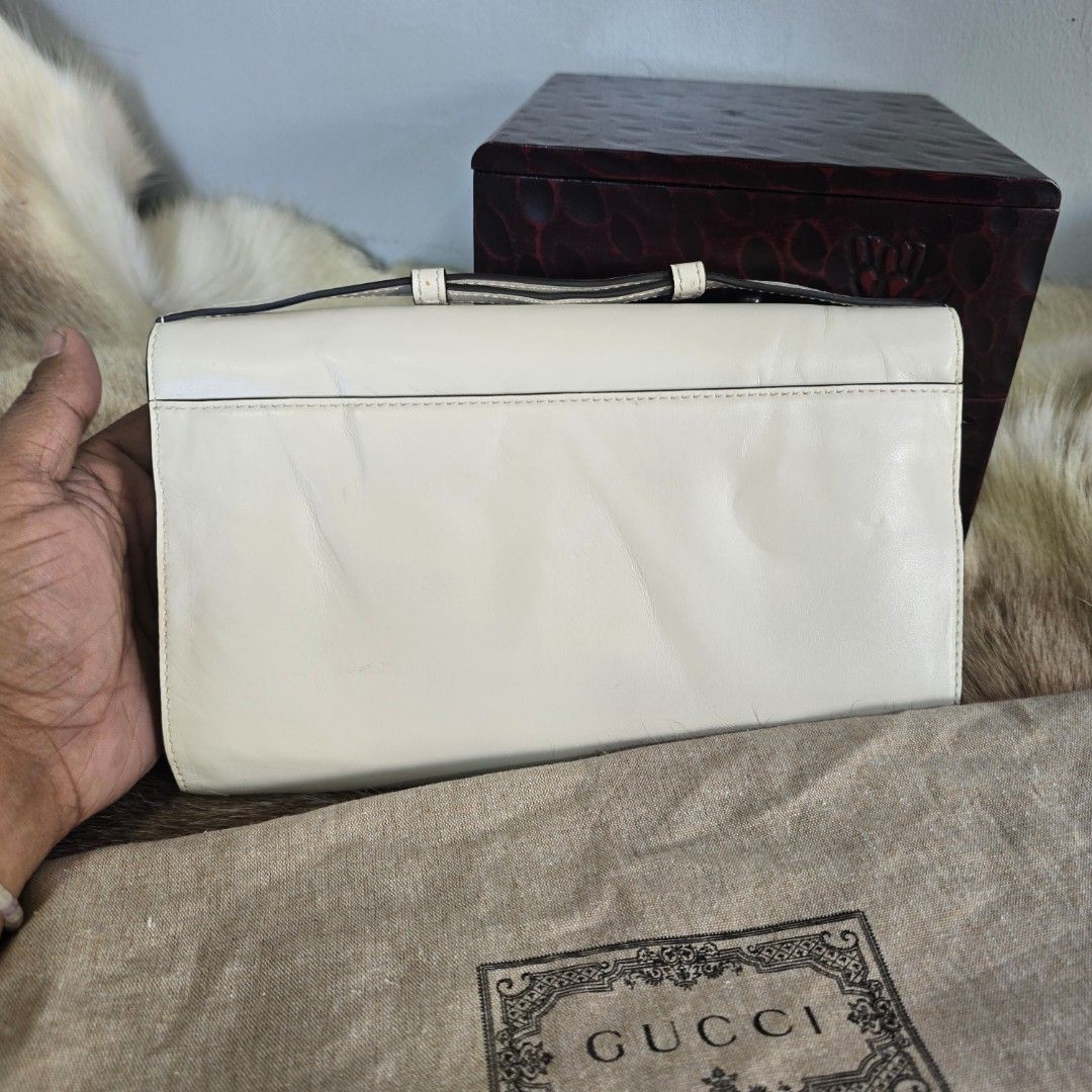Gucci White Leather Handbag (Category: Luxury Bags & Wallets) located in Davao. Submitted by arvinaboab04229 (Listing ID 1427351730, Image 3). Description: inclusion: Dust bag missing metal sling .