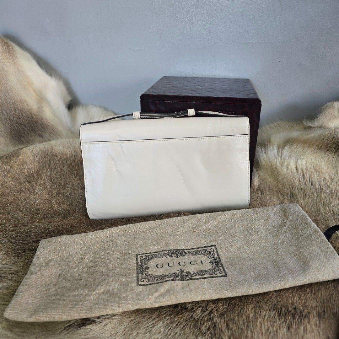 Gucci White Leather Handbag (Category: Luxury Bags & Wallets) located in Davao. Submitted by arvinaboab04229 (Listing ID 1427351730, Image 2). Description: inclusion: Dust bag missing metal sling .
