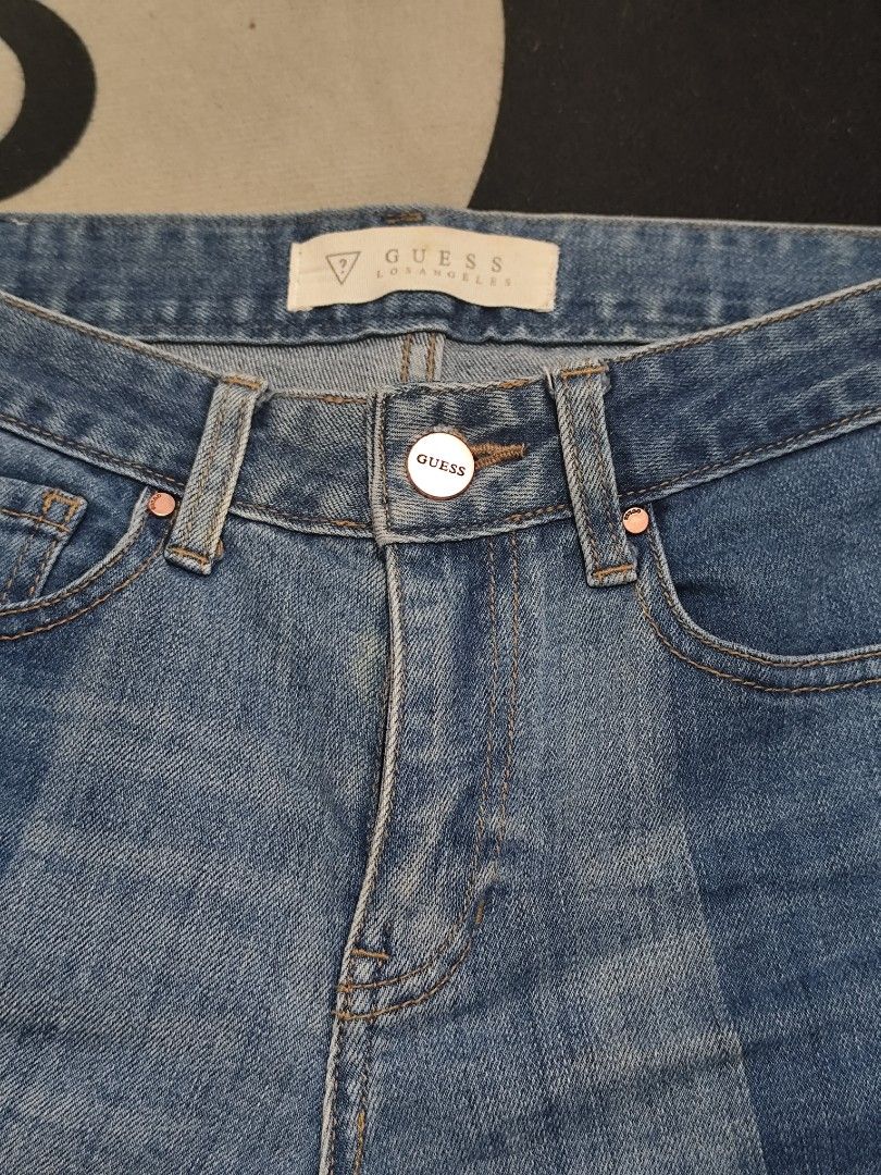 GUESS Two-Tone Mid rise Jeans (Category: Jeans) located in San Jose del Monte. Submitted by disyembresync (Listing ID 1427373128, Image 3). Description: GUESS Mid rise jeans / skinny jeans Size: WL - 25-26 L - 37 Available for delivery and meet up around North Caloocan..