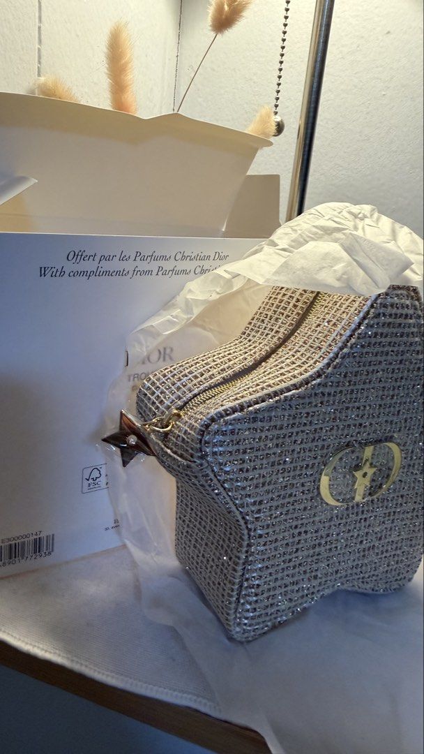 GWP Dior Star-Shaped Trousse Pouch (Category: Luxury Bags & Wallets) located in Las Pinas. Submitted by lanasmom (Listing ID 1427453135, Image 1). Description: .