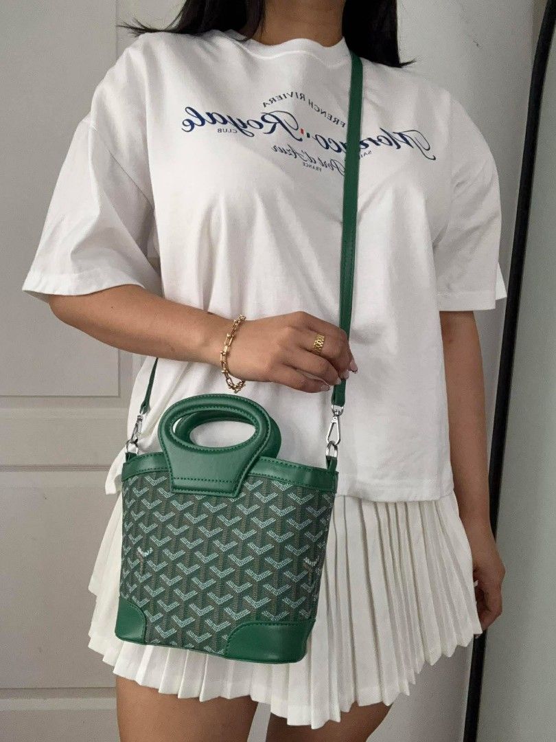 GY BELUGA MINI BAG (Category: Luxury Bags & Wallets) located in San Jose del Monte. Submitted by jy_finds (Listing ID 1427435936, Image 2). Description: 𝗚𝗬 𝗕𝗲𝗹𝘂𝗴𝗮 𝗠𝗶𝗻𝗶 𝗕𝗮𝗴 Ganda ng canvas and Leather niya super kapal’ 💯 Vietnam quality..