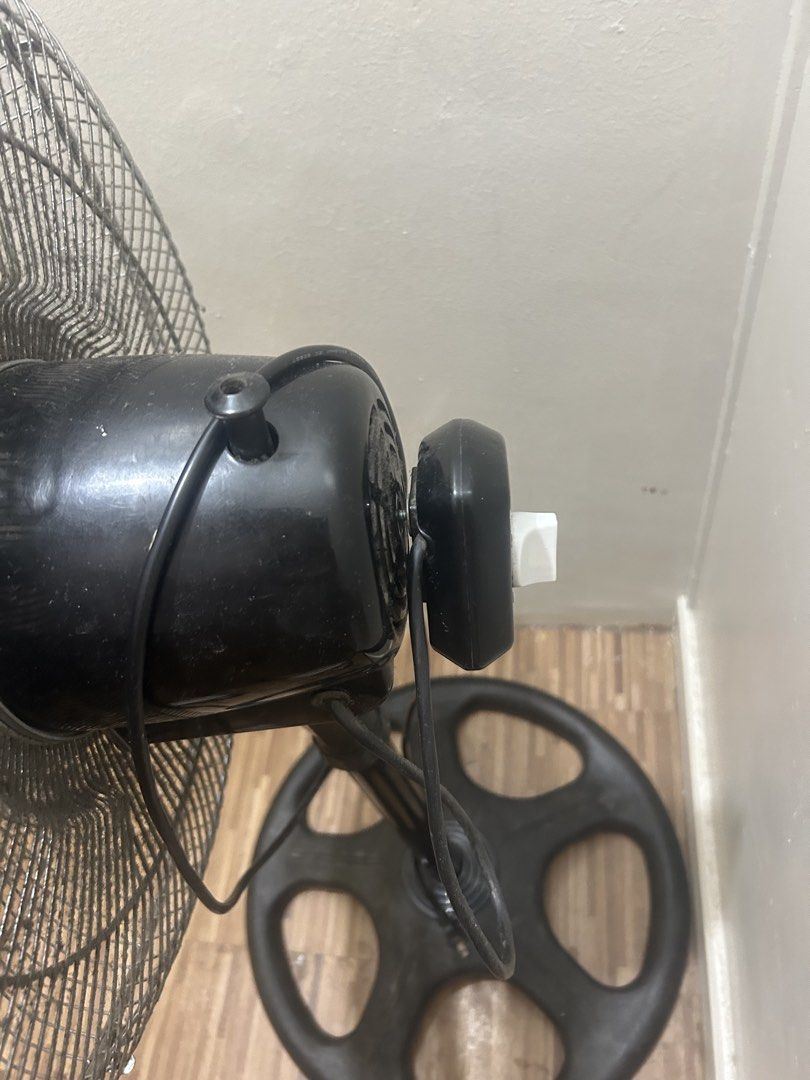 Hanabishi High Velocity Fan (Category: Fans) located in Quezon City. Submitted by chili0804 (Listing ID 1427390832, Image 3). Description: Need Cleaning Loc: Tandang Sora QC PM FOR MORE INFO.