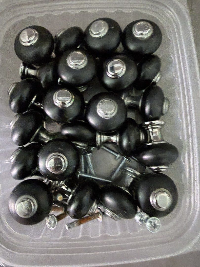 Hinges+knobs+AC remote (Category: Everything Else) located in Singapore. Submitted by marketingsing (Listing ID 1427351720, Image 3). Description: .