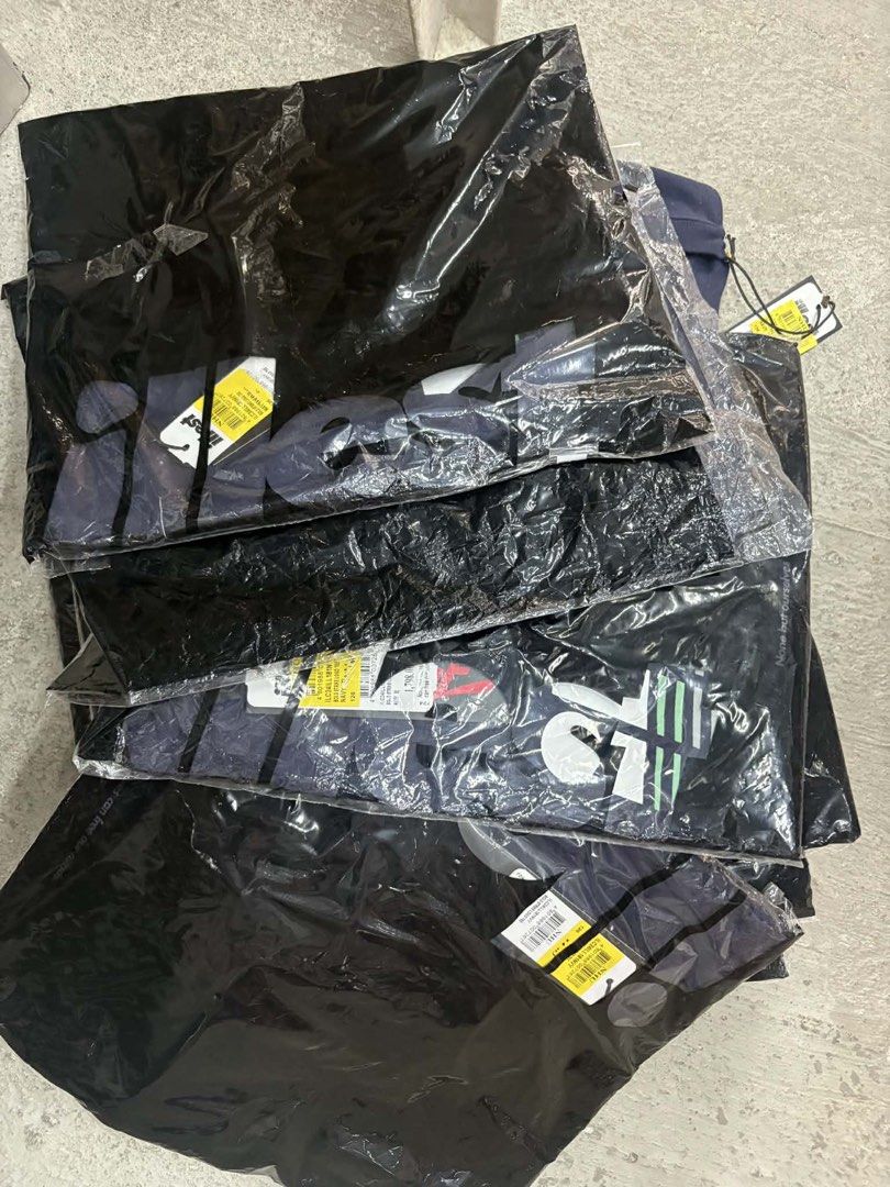Illest Navy Blue Graphic Tee XL (Category: Tshirts & Polo Shirts ) located in Pasig City. Submitted by sneakeasy (Listing ID 1427324070, Image 3). Description: For Sale Bnew Legit Srp Bnew illest shirt Dark Navy blue color Sizes Large Dimes(22.5 x 30.5)fit to Large to XL frame XL Dimes(23.5 x 32)fit to XL to XXL frame Location Pasig.