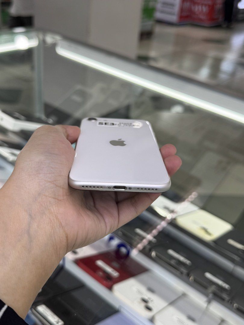 IPHONE SE 3 5G 256GB 75%BH FU OPENLINE (Category: iPhone SE Series) located in San Juan City. Submitted by ainahgadgetsshop (Listing ID 1427470358, Image 3). Description: MARCH 2026 STALL #: XB-07 FOR SALE | TRADE / SWAP PASS SA MGA SCAMMERS / THIRD PARTY (RFS: Buy and Sell) IPHONE SE 3 5G 256GB FACTORY UNLOCK ⬇️DETAILS⬇️ •256 GB (Other storage is also available) •White (Other color is also available but price may vary) •75%bh •US Variant •95% Sm