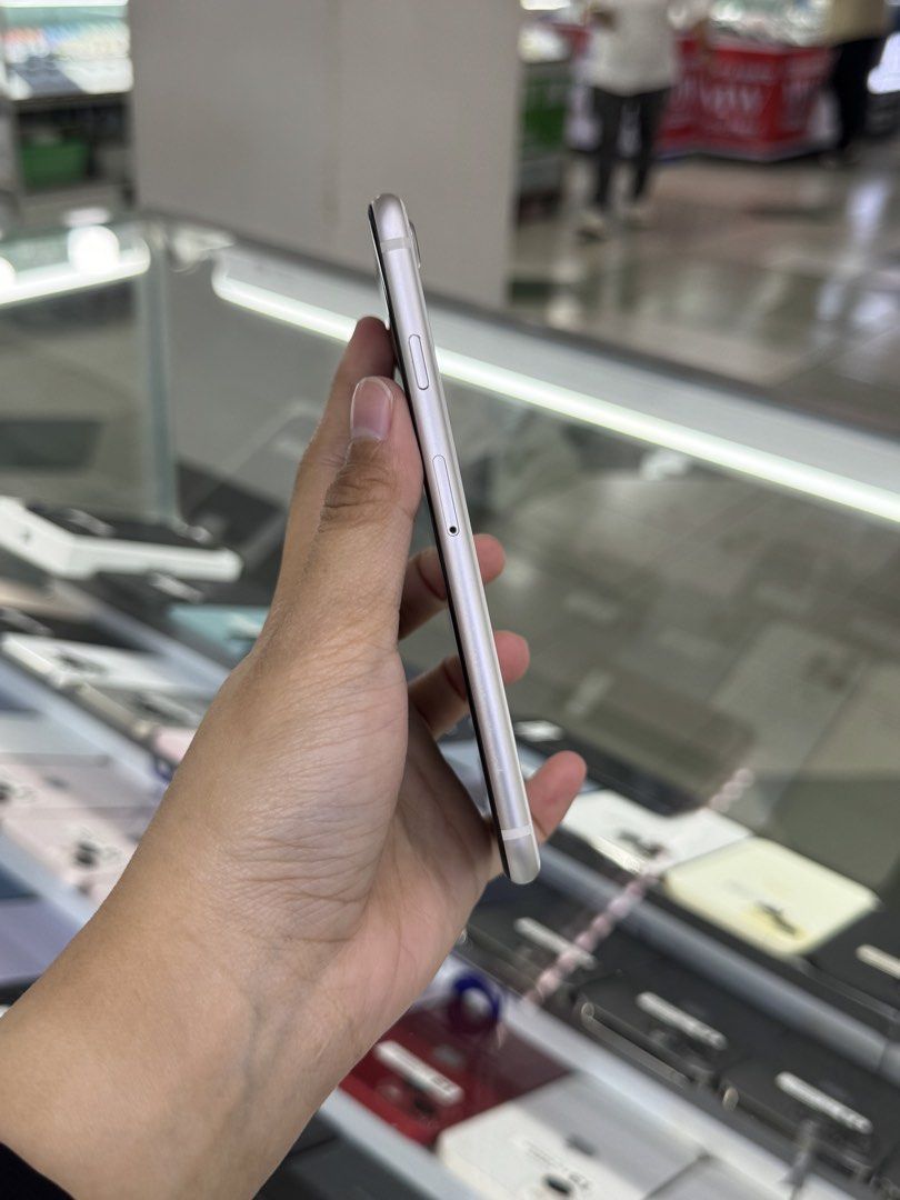 IPHONE SE 3 5G 256GB 75%BH FU OPENLINE (Category: iPhone SE Series) located in San Juan City. Submitted by ainahgadgetsshop (Listing ID 1427470358, Image 2). Description: MARCH 2026 STALL #: XB-07 FOR SALE | TRADE / SWAP PASS SA MGA SCAMMERS / THIRD PARTY (RFS: Buy and Sell) IPHONE SE 3 5G 256GB FACTORY UNLOCK ⬇️DETAILS⬇️ •256 GB (Other storage is also available) •White (Other color is also available but price may vary) •75%bh •US Variant •95% Sm