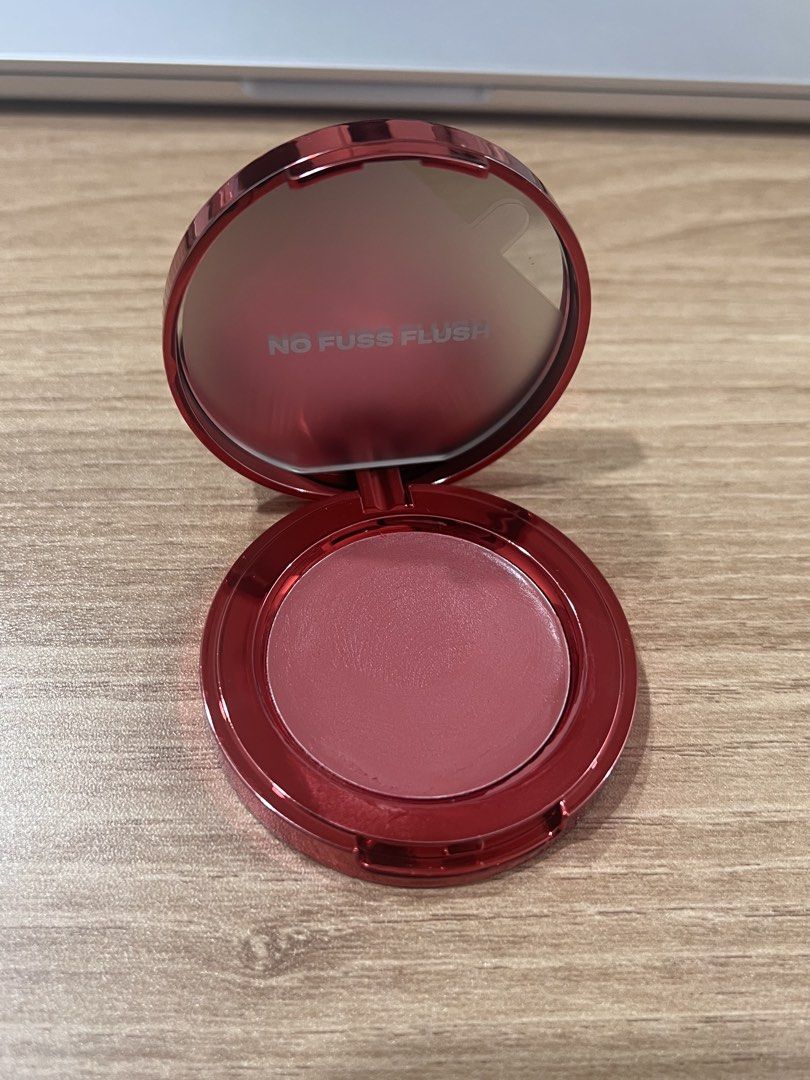 Issy Creme Cheek Blush - Banshee (limited edition shade) (Category: Makeup) located in Manila. Submitted by user100518 (Listing ID 1427364997, Image 2). Description: 5th anniv inclusive packaging and shade.