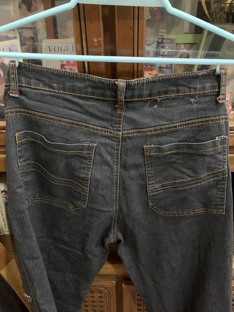 JAUJI Jeans Dark Wash (Category: Jeans) located in Manila. Submitted by cheerryyb (Listing ID 1427412869, Image 3). Description: .