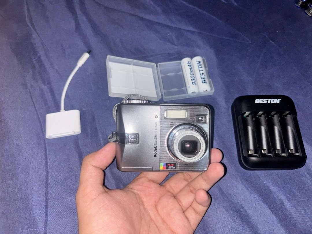 Kodak EasyShare C340 (Category: Cameras) located in Caloocan City. Submitted by kaeliaw (Listing ID 1427112640, Image 3). Description: Kodak EasyShare C340 Price: 2,500 + sf (can meet kung malapit) Pamigay price na No issues! All working! Working viewfinder!!! Inclusions: Unit (Camera itself) Rechargeable Battery (BESTON AA Battery) SD Card (2GB) Mali nga lang yung charger 1.5v nabili ko kaya nde macharge RFS: Balak bumili ng ibang cam need pang 