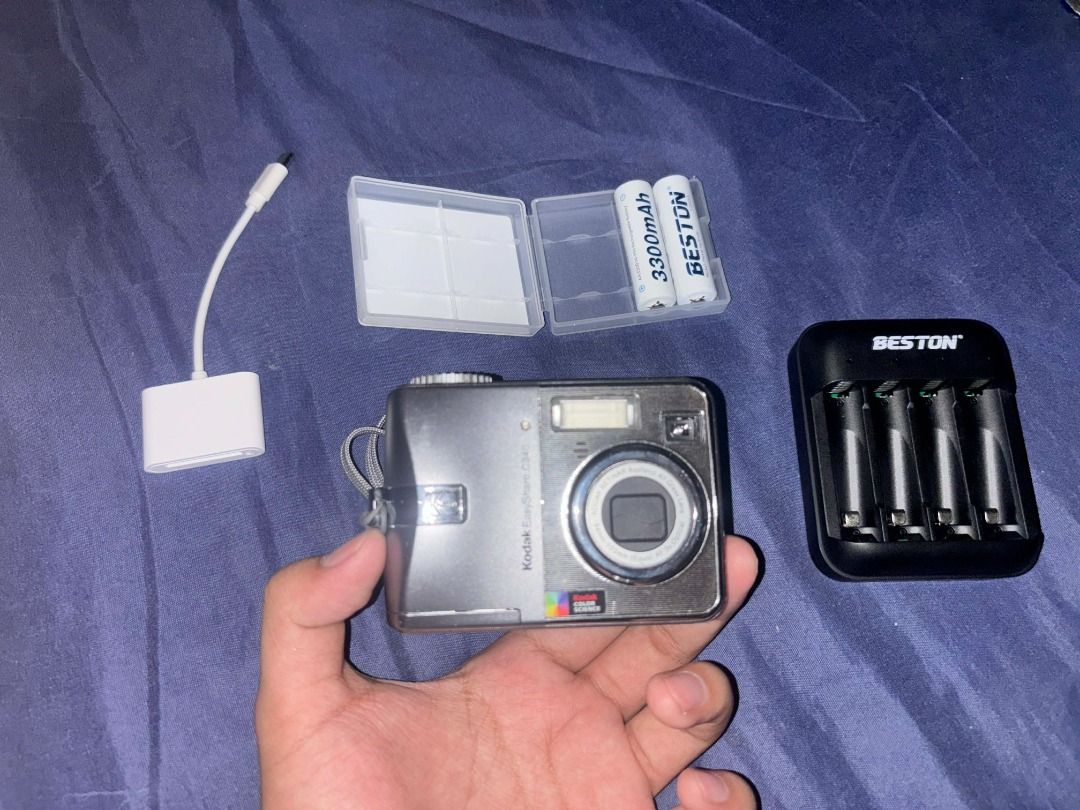 Kodak EasyShare C340 (Category: Cameras) located in Caloocan City. Submitted by kaeliaw (Listing ID 1427112640, Image 2). Description: Kodak EasyShare C340 Price: 2,500 + sf (can meet kung malapit) Pamigay price na No issues! All working! Working viewfinder!!! Inclusions: Unit (Camera itself) Rechargeable Battery (BESTON AA Battery) SD Card (2GB) Mali nga lang yung charger 1.5v nabili ko kaya nde macharge RFS: Balak bumili ng ibang cam need pang 