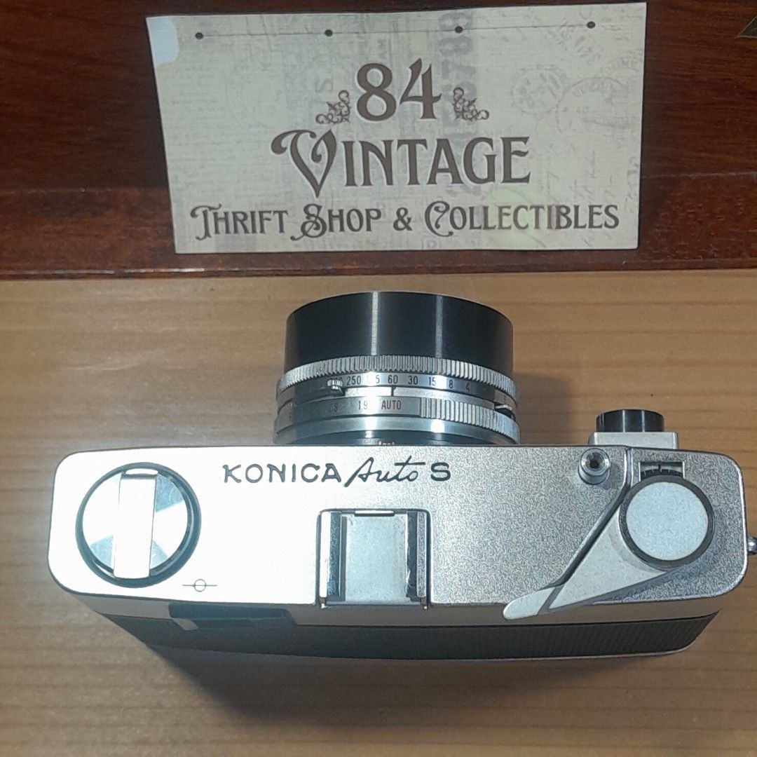 Konica Auto S Range Finder (Category: Cameras) located in Las Pinas. Submitted by 84vintage (Listing ID 1427388687, Image 3). Description: Vintage Konica Auto S film camera with a Hexanon 47mm f/1.8 lens. The camera has a built-in light meter and a rangefinder focusing system. The lens has aperture and focus rings. Actual photos posted. Please examine them carefully as they are part of the description. --📌 MUST READ Before Dealing with us 📌-- ⚠