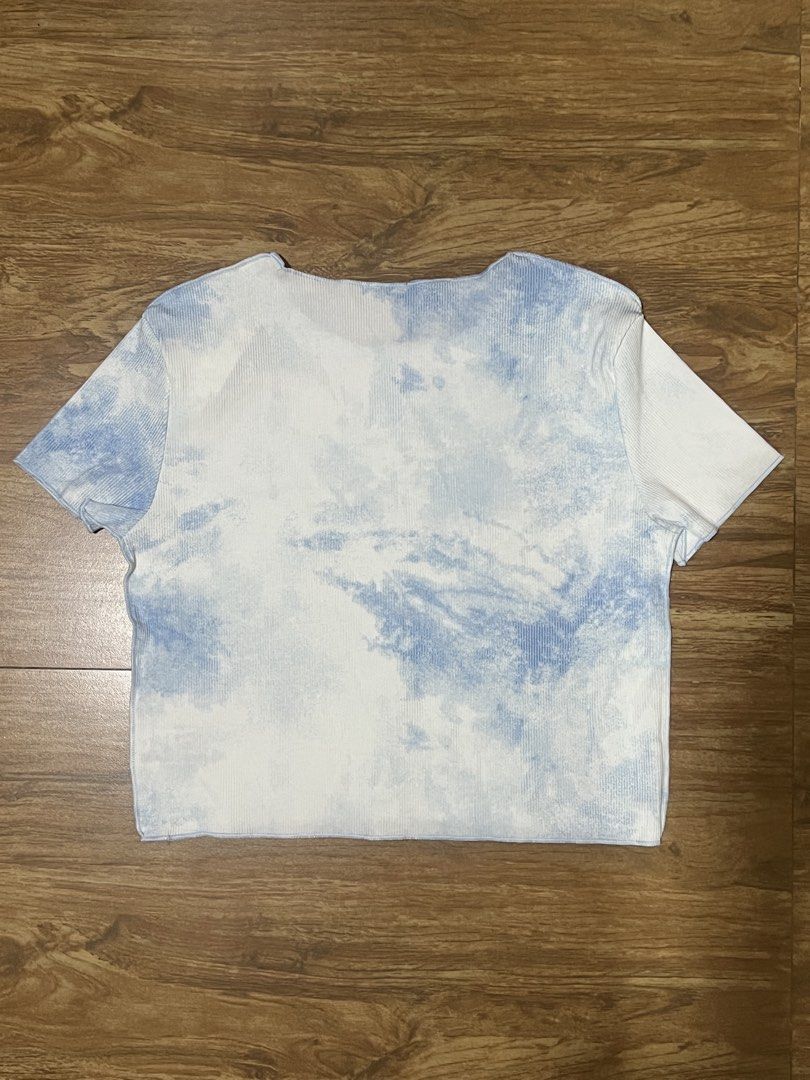 Light Blue and White Tie Dye Crop Top (Category: Shirts) located in Manila. Submitted by haleysellsstuff (Listing ID 1427409287, Image 2). Description: from japan !.