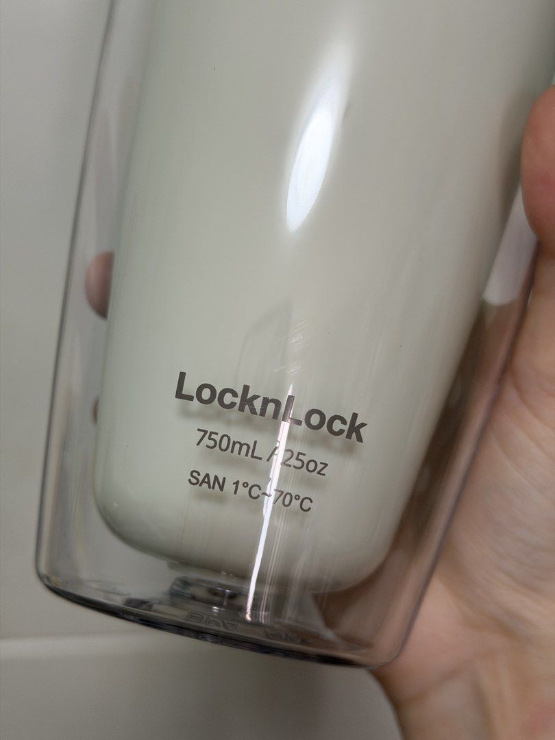 LocknLock Double Wall Cold Cup 750ml (Category: Water Bottles & Tumblers) located in Quezon City. Submitted by tiyadore (Listing ID 1427349094, Image 3). Description: LocknLock double-wall cold cup with a 750ml capacity. Includes a lid and straw. The cup is made of SAN material and is suitable for temperatures between 1°C and 70°C, BPA free. Comes with free original cleaning brush..