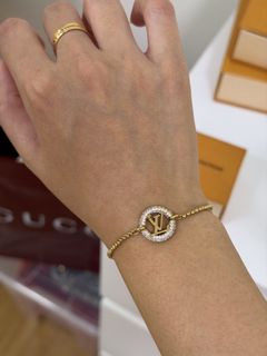 (Category: ) located in . Submitted by goodbyeeewardrobe (Listing ID 1427398145, Image 1). Description: .