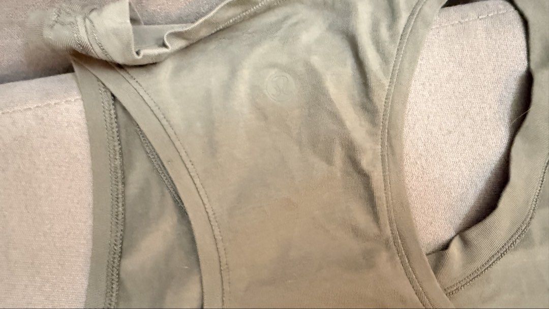 Lululemon Love Tank Top Size 4 (Category: Activewear) located in Muntinlupa City. Submitted by ablazag (Listing ID 1427418863, Image 3). Description: Used once. Lulu delivered the wrong size. .