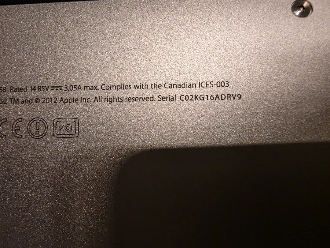 MacBook Air - Screen Damaged405964859439861764