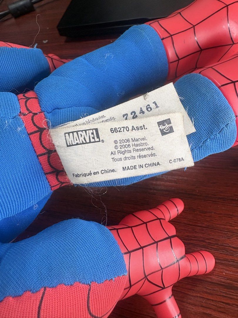 2006 Marvel Spider-Man Plush Toy (Category: Plushies & Soft Toys) located in Pasig City. Submitted by shinjishop (Listing ID 1427368223, Image 2). Description: -WYSIWYG -₱350 -gcash/gotyme/bpi payment, cod via lalamove -lalamove/j&t delivery/pickup.