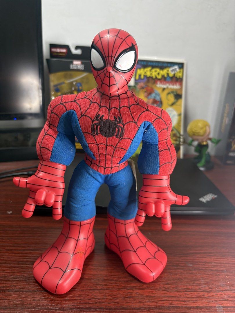 2006 Marvel Spider-Man Plush Toy (Category: Plushies & Soft Toys) located in Pasig City. Submitted by shinjishop (Listing ID 1427368223, Image 1). Description: -WYSIWYG -₱350 -gcash/gotyme/bpi payment, cod via lalamove -lalamove/j&t delivery/pickup.