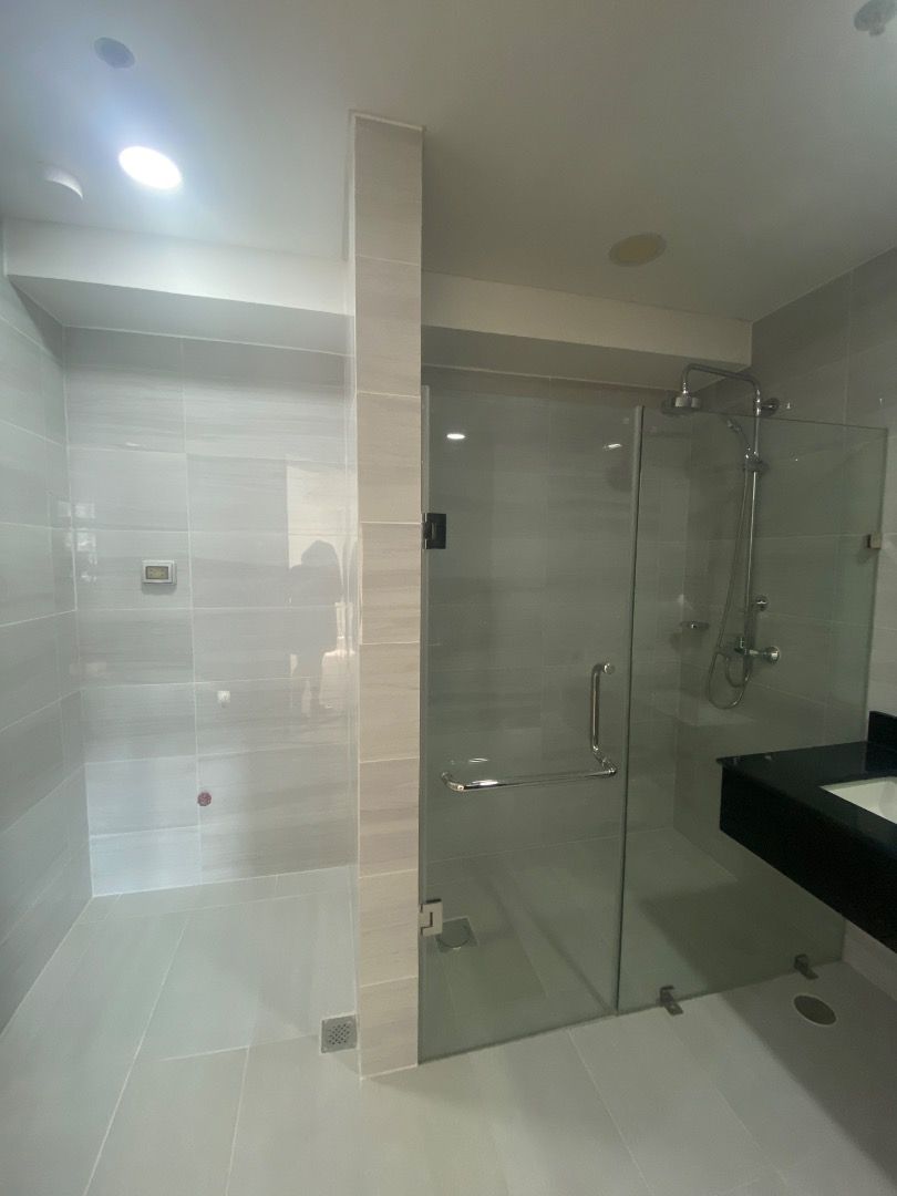 Move-In Ready Studio Unit for Rent in Arca South (Category: Apartments & Condos) located in Taguig. Submitted by barbara_lacson (Listing ID 1427325293, Image 2). Description: Available For Lease!! The Veranda West Tower Studio Unit 31sqm 12th Floor Bare / Semi Furnished or Fully furnished is okay Facing East / Amenities Brand New unit never been used or tenanted 2mons deposit 1 month advance then PDCs or Bank transfer is okay.