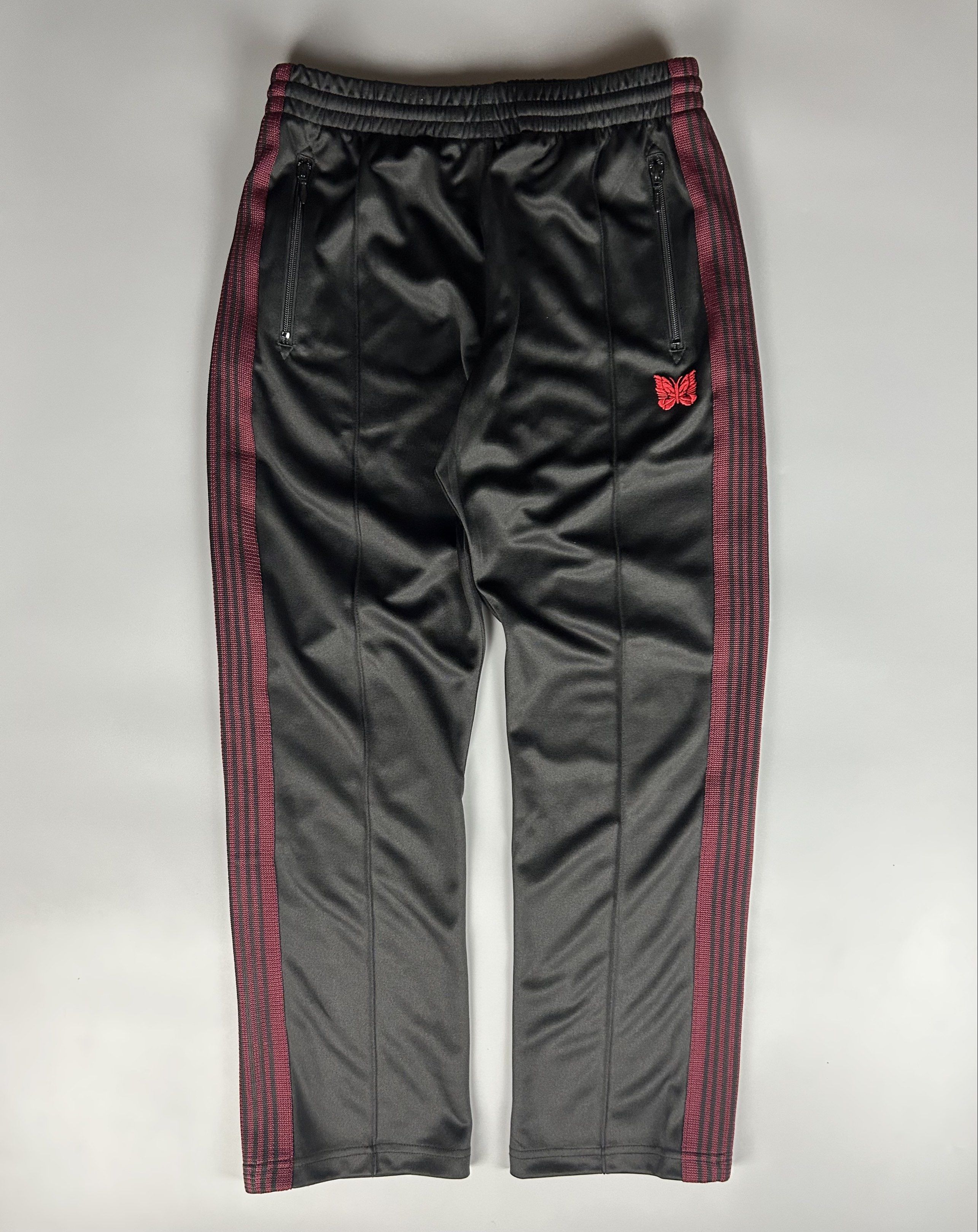 Needles Track Pants (Category: Joggers) located in Manila. Submitted by 3rdealz (Listing ID 1427320824, Image 1). Description: Needles Size M In good condition Courier: J&T or Lalamove Item will be posted by express shipping (J&T) with good tracking record in 1-3 business days after received cleared payment. Expect it to reach you in 3-7 business days only after item been shipped. Please check my other listings and take advantage of combine shipp