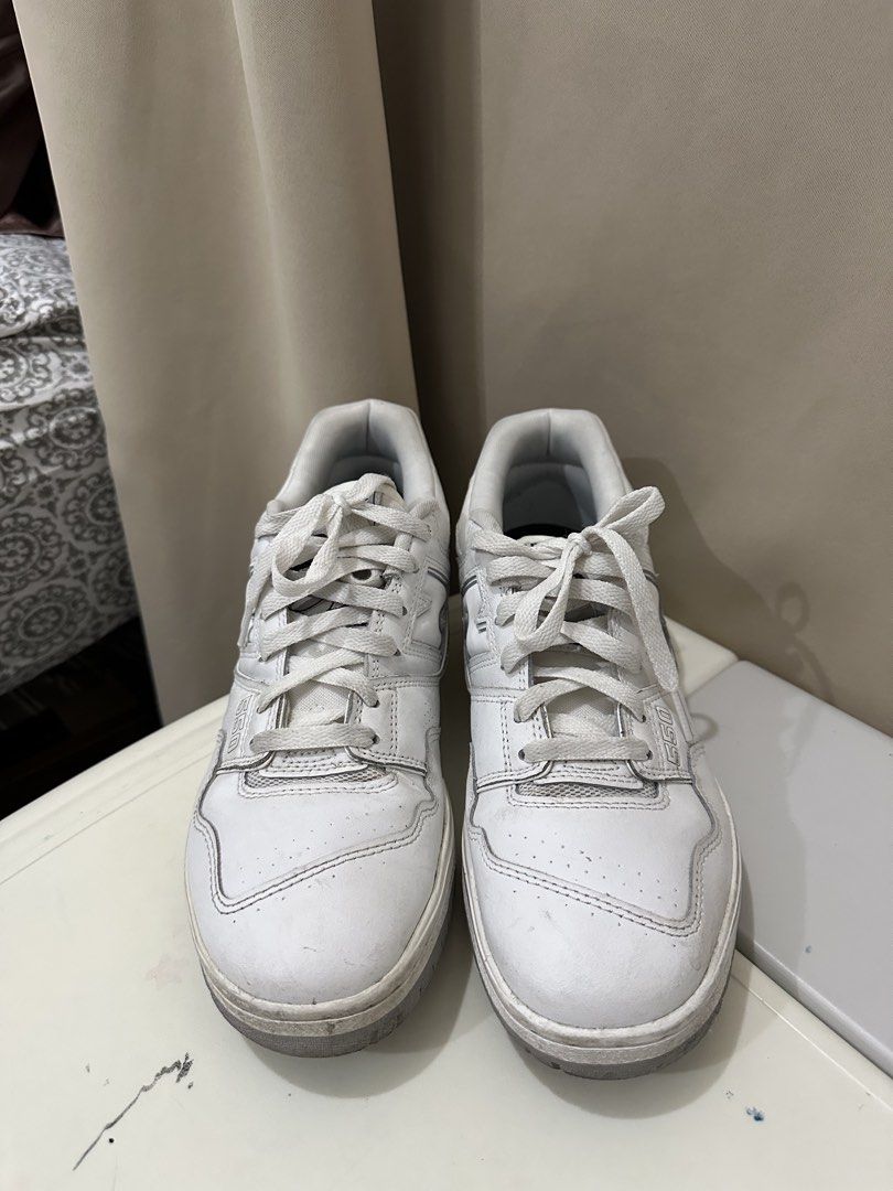 New Balance 550 Classic White Men (Category: Sneakers) located in Taguig. Submitted by manilaessentials (Listing ID 1427362101, Image 3). Description: Needs cleaning. Nadumihan lang sa lagayan ng sapatos.