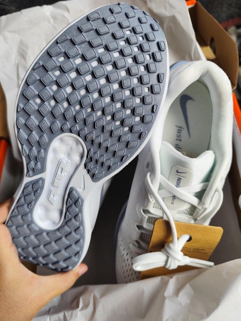 Nike Air Winflo 11 - Summit White/Metallic Silver (Category: Sneakers) located in Quezon City. Submitted by harjeee (Listing ID 1427385369, Image 3). Description: Brandnew Nike Women’s Air Winflo 11 Summit White Size US 6.5 💯 Genuine and Authentic ✅Free delivery around QC this Holyweek Pick-up or meet up is highly recommened so you can inspect the item. Pick-up: Talipapa, QC Can do meet up on SM North or Trinoma. Can also be shipped through lala