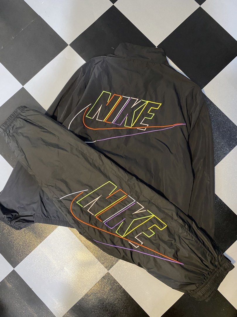 Nike Tracksuit Set XXL (Category: Activewear) located in Manila. Submitted by thrift2mill (Listing ID 1427424880, Image 2). Description: no issue .