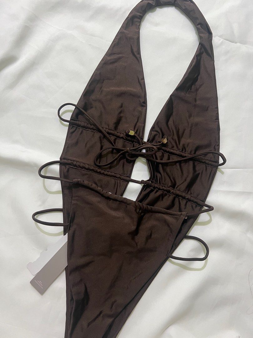 ONE PIECE BIKINI (Category: Bikinis & Swimsuits) located in Manila. Submitted by xoxoblair (Listing ID 1427409708, Image 1). Description: size on tag: large.