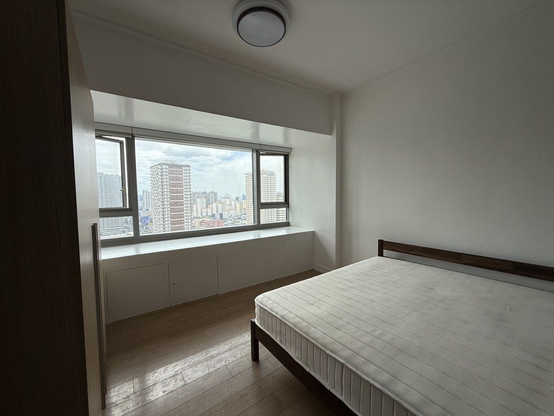 One Shangrila Place - Studio for rent (Category: Apartments & Condos) located in Mandaluyong City. Submitted by yanifinder (Listing ID 1427480958, Image 2). Description: For rent: Studio Unit at One Shangri-La Place 📍 Shang Central, Epifanio de los Santos Avenue (EDSA), Ortigas Center, Mandaluyong City Floor Area: 45 sqm Unit Type: Studio Floor Level: 23rd.