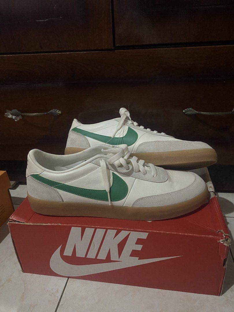 Original Nike Killshot 2 Leather (Category: Sneakers) located in Bulacan. Submitted by sshllync (Listing ID 1427404648, Image 1). Description: Authentic Nike Shoes Original Price: 5195 pesos Location: Bulacan Price if Negotiable. Dm if Interested..
