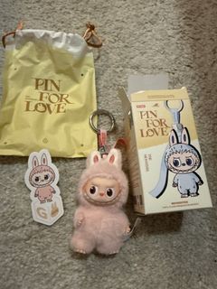 (Category: ) located in . Submitted by Shopaholic_28 (Listing ID 1427438612, Image 1). Description: .