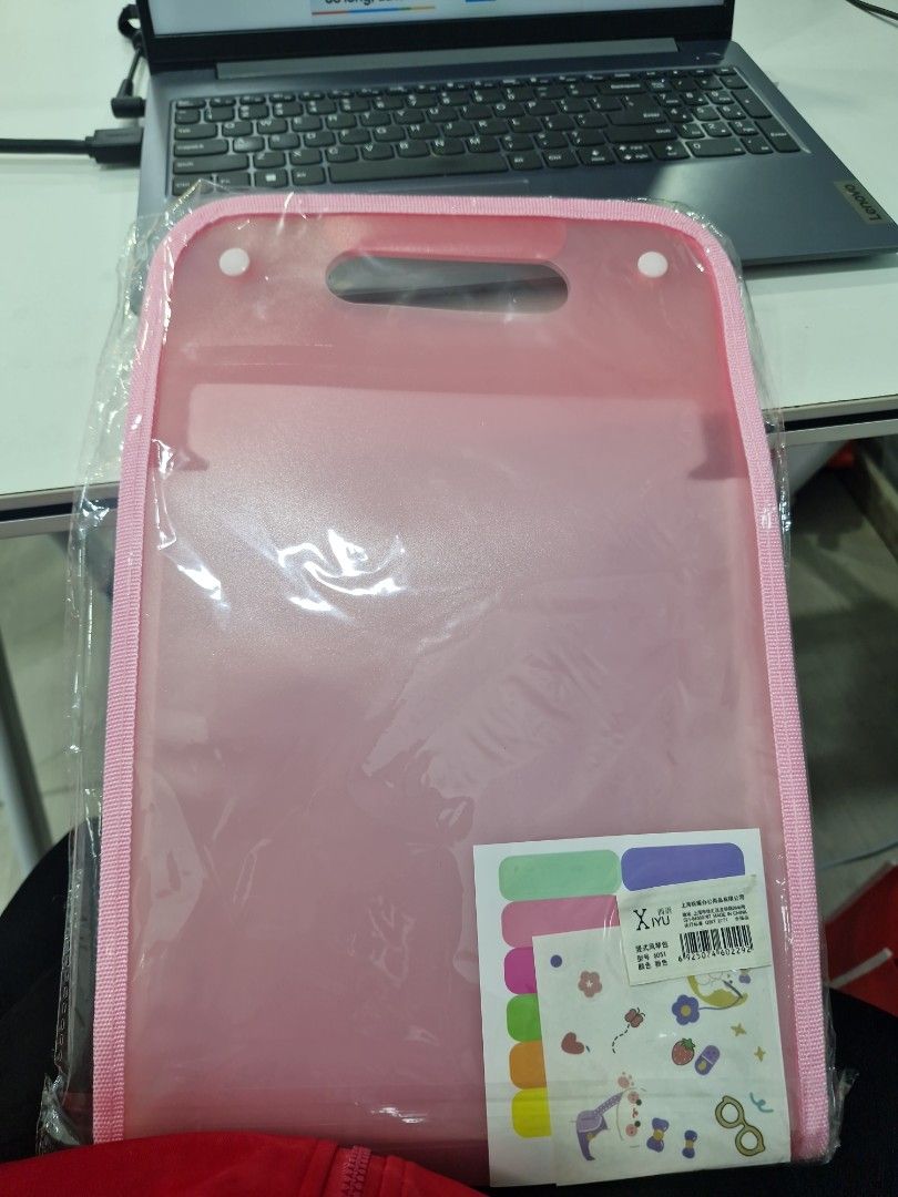 Pink Document Holder with Handle (Category: Bags & Wallets) located in Singapore. Submitted by cosmicfire_bf2f5a (Listing ID 1427367708, Image 1). Description: Pink Document / A4 Storage Folder Cute and practical pink storage folder – perfect for documents, worksheets, kids’ school use, or office organisation. ✨ Brand new (still in packaging) ✨ Lightweight & durable ✨ Easy carry handle ✨ Fits A4 size papers Condition: Brand new 💰 Selling at a go