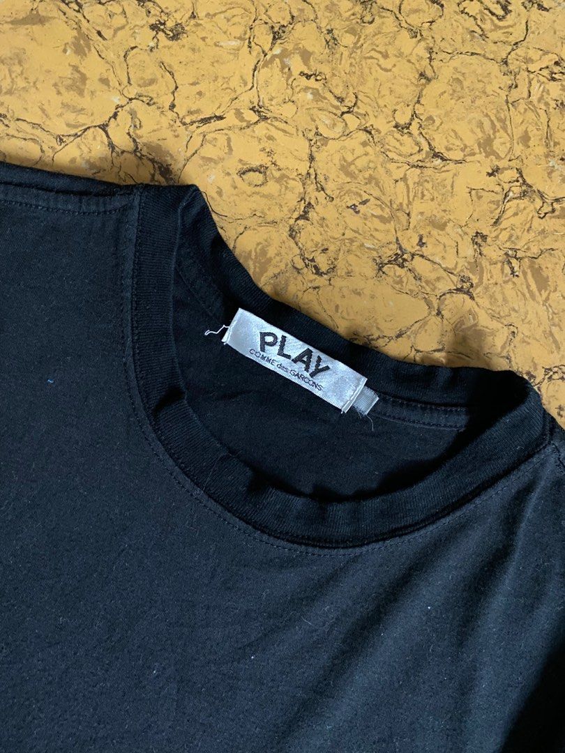 Play Comme des Garcons Black T-shirt (Category: Tshirts & Polo Shirts ) located in San Fernando. Submitted by jyyyshytt (Listing ID 1427425569, Image 3). Description: PLAY CDG WASHED READY TO WEAR EXCELLENT CONDITION NO ISSUE DIMENSIONS:W18 L25 COLOR RATE:9.5/10 .