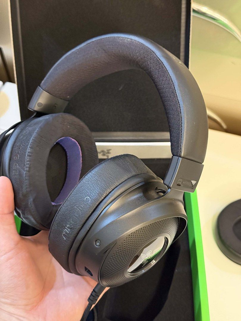 Razer Kraken v3 Wired Headset (Category: Headphones & Headsets) located in Las Pinas. Submitted by carou58725 (Listing ID 1427435008, Image 2). Description: Razer Kraken v3 Wired Headset complete set (Still negotiable, offer your price) No low balling though...