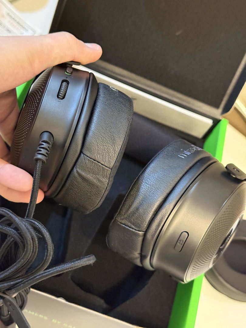 Razer Kraken v3 Wired Headset (Category: Headphones & Headsets) located in Las Pinas. Submitted by carou58725 (Listing ID 1427435008, Image 3). Description: Razer Kraken v3 Wired Headset complete set (Still negotiable, offer your price) No low balling though...