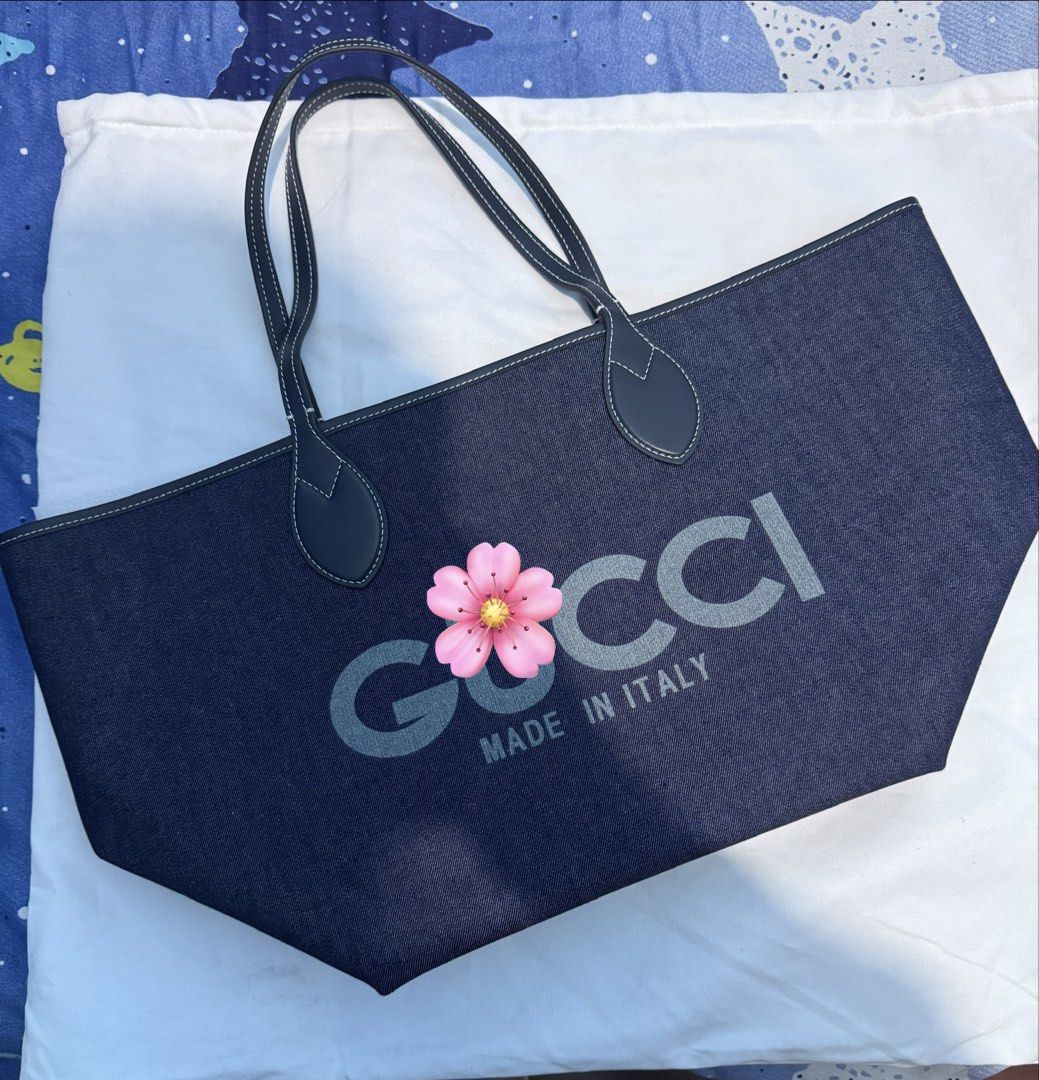 Reversible Denim Tote Bag (Category: Tote Bags) located in Pasig City. Submitted by getstuffph (Listing ID 1427434978, Image 1). Description: Reversible open denim tote.