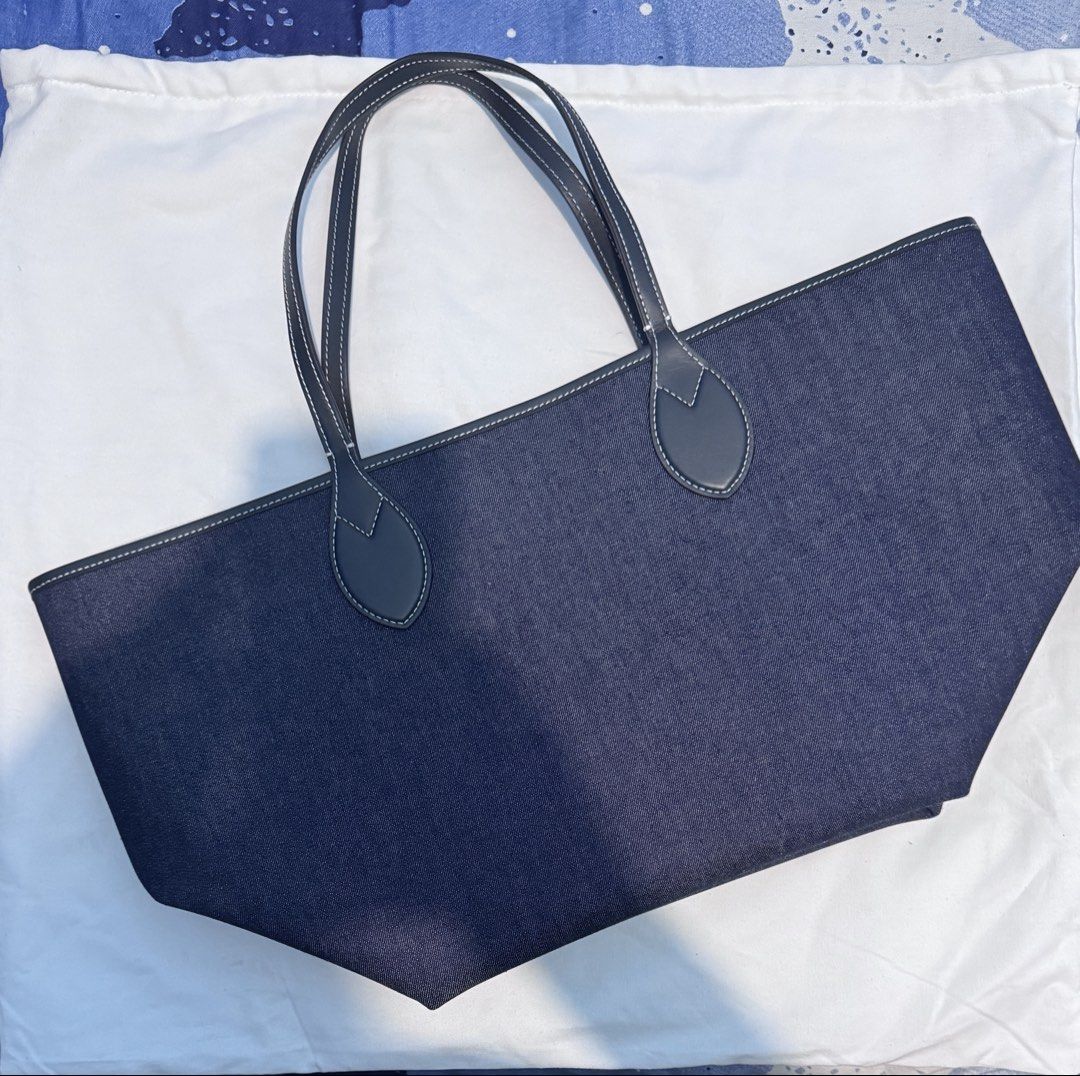 Reversible Denim Tote Bag (Category: Tote Bags) located in Pasig City. Submitted by getstuffph (Listing ID 1427434978, Image 2). Description: Reversible open denim tote.