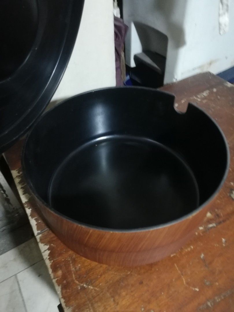 Rice container, bento (Category: Food Organization & Storage) located in Paranaque City. Submitted by 4thestate.surplusan (Listing ID 1427412430, Image 3). Description: Rice container, japan bento..