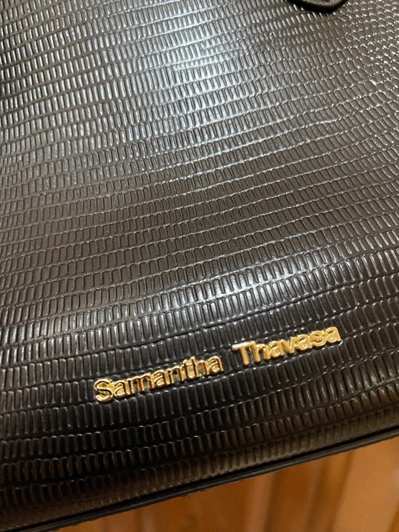 Samantha Thavasa Black Handbag with Bamboo Handle (Category: Luxury Bags & Wallets) located in Bay. Submitted by baggsy416 (Listing ID 1427402813, Image 3). Description: Original Samantha Thavasa handbag Black in color Bamboo handle Gold hardware Bag is good as new Issue: missing sling.