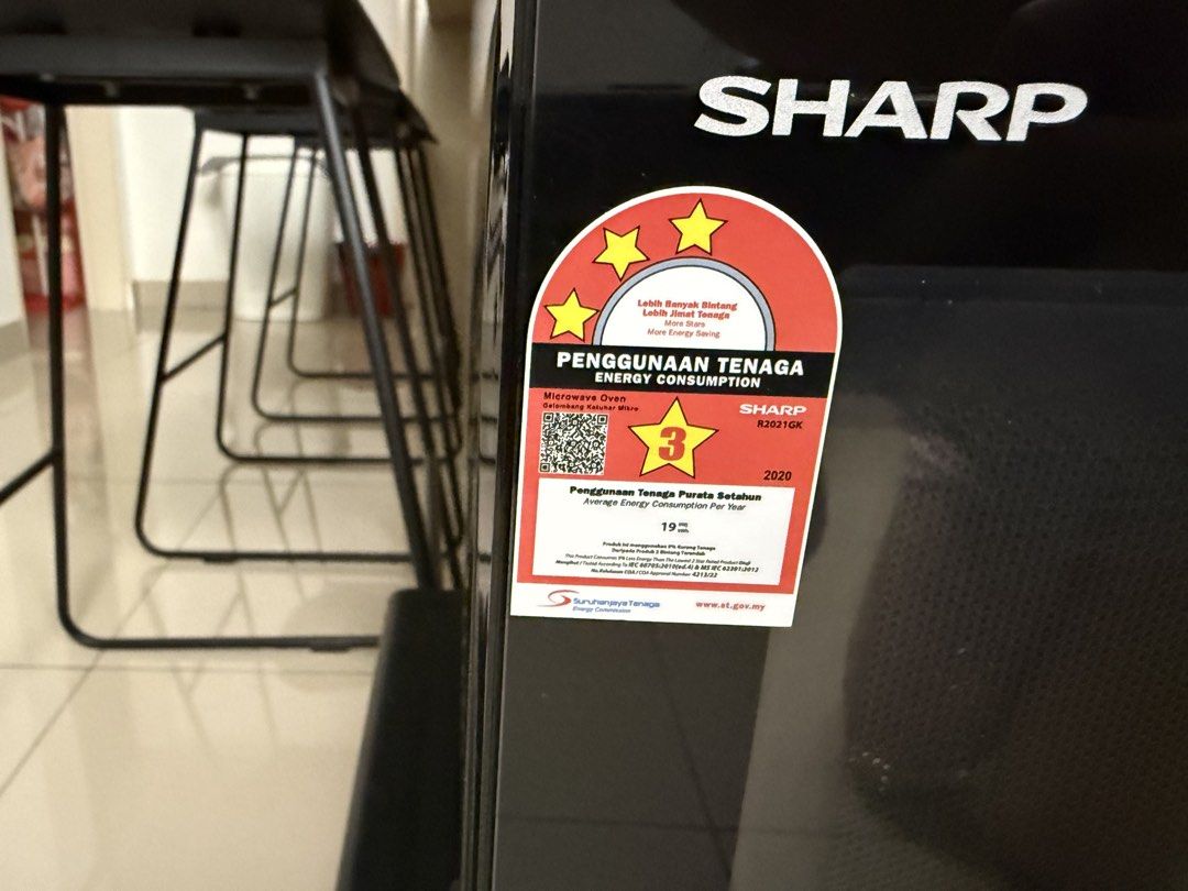 Sharp 20L Basic Mircrowave R2021Gk (Category: Ovens & Toasters) located in Melaka Tengah. Submitted by tatafjpreloved (Listing ID 1427460480, Image 3). Description: Hardly use it .still as good as new.