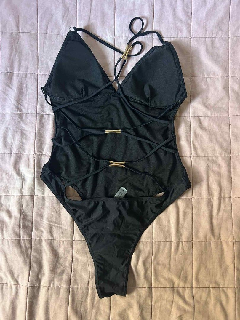 Shein One-Piece Non-wire Swimwear (Category: Bikinis & Swimsuits) located in Davao. Submitted by pearldeclutters (Listing ID 1427478175, Image 2). Description: - Preloved, never worn. - Non-wire padded triangular top. - Size XL on tag (fits L-XL frames) Payment options: - Gcash Deal options: - Public Meet up - Rider Delivery - Courier Delivery - Pick up 📍Davao City.