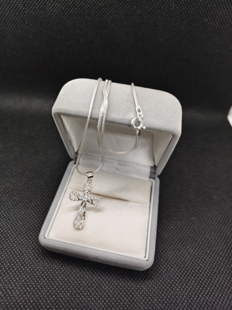 Silver Cross Pendant Necklace (Category: Necklaces) located in San Mateo. Submitted by joryee (Listing ID 1427328973, Image 3). Description: silver cruz pendant (sold) real silver necklace brandnew item.