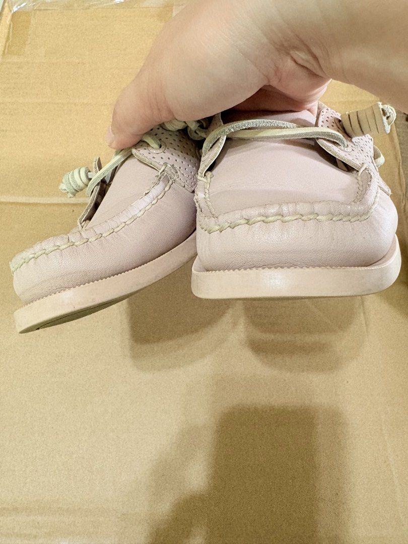 Sperry Boat Shoes (Category: Loafers) located in Iloilo. Submitted by kltee (Listing ID 1427372268, Image 3). Description: In very good condition pink sperry 23 - 23.5 cm.